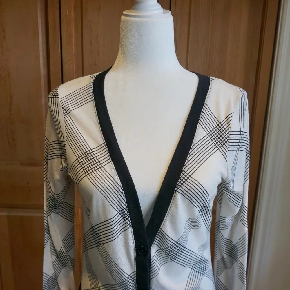 💚 URBAN OUTFITTERS Stripe Pattern Cardigan (M)